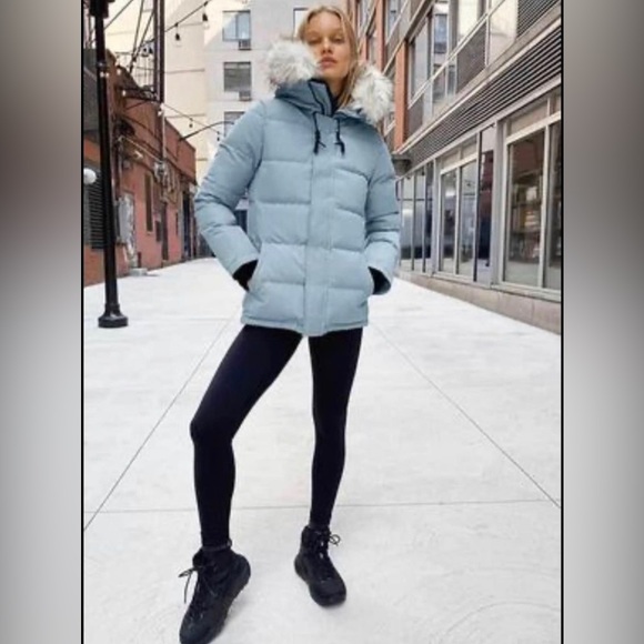 ARITZIA - THE POWDER PARKA SHORT - SERENE BLUE - Picture 8 of 10